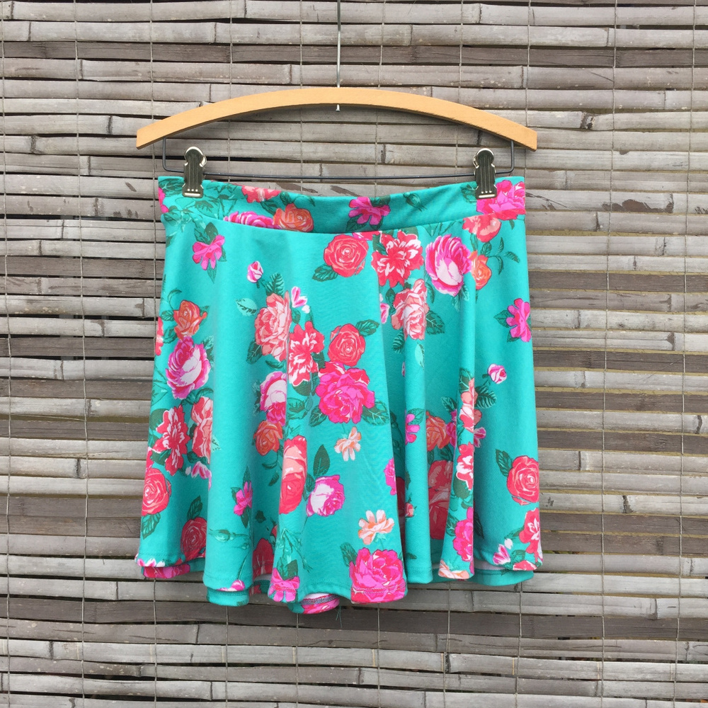 CUTE + RETRO ! AMBIANCE APPAREL . FLORAL SKATER SKIRT . BRIGHT HAPPY COLORS - Picture 6 of 8